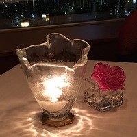 レ セゾン - 窓際のテーブル席で頂きました。