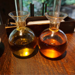 MOKICHI TRATTORIA - オリーブオイル2種類  ノーマルと唐辛子風味