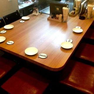 【グループ様におすすめ】囲んでいただけるタイプのカウンター席！