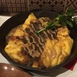 Wine&Bistro SUIREN - 牛スジチーズオムレツ。牛スジの香りもふわふわのオムレツも美味しいー♪