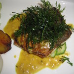 レヴェイヨン - 桜鯛のポアレ