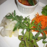 レヴェイヨン - 大根の酢漬け、焼き枝豆