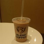 ブレンズコーヒー - 今回注文したのは、プロテインチーロチョコバナナ590円。早速飲んでみると、チョコレートのコクのある甘味の後に、ねっとりとしたバナナの香りとプロテインの様な豆臭さを感じる一品です。