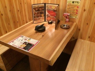 Yakitoriya Warajin - 4名テーブル