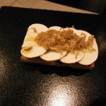 ポエシア - 白トリュフとマッシュルームのクロスティーニ