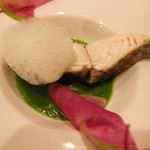 ポエシア - 鳴門産鰆のロースト ガルム風味の小松菜のソース　紅芯大根添え