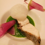 ポエシア - 鳴門産鰆のロースト ガルム風味の小松菜のソース　紅芯大根添え