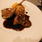 ポエシア - スコットランド産ペルドロールージュのロースト  サルミソース