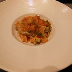 ポエシア - 岡山県日生産牡蠣とズッキーニのトマトクリームソース　マフォルデのパスタ