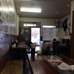 神山 - H.27.11.19.昼 テーブル席最奥から入口方向