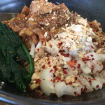 豚のらーめん 弐番手 - ゴマ辛まぜそば
      2015年11月水曜日ランチ限定