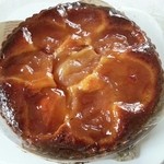 ぐりんでる - リンゴのタルト（ホール）
      注文を受けてから後日送料着払いで宅配されます