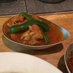ネパールカレー 奈央屋 - 【野菜とチキンのカレー】大き目のチキンがごろごろ！