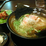 麺屋 あわざ - 阿波座ラーメンと肉みそ丼（携帯撮影）