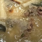 六傳屋 - グツグツ煮込んだコラーゲンタップリのスープ