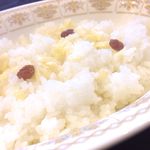 ライス　チーズとレーズンを乗せて