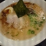 哲麺 縁 - 豚骨味玉ラーメン￥620