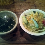 バモノス - ランチのスープとサラダ