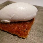 カンテサンス - 07.ココナッツ・クリームを載せたパイナップルのタルト