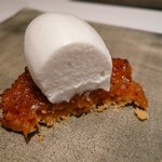 カンテサンス - 07.ココナッツ・クリームを載せたパイナップルのタルト