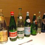 カンテサンス - ミネラルウォーター（ガス有り）７種類