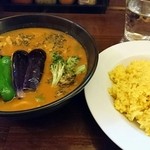 スープカレー さくら - 野菜&キノコ   10辛   レッドカレー