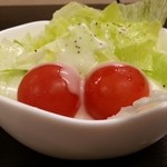 紫月 - サラダ　１００円！