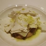 レストラン タケウチ - 生のスライス・カリフラワーと紋甲烏賊