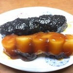 横丁とうふ店 最上川千本だんご - しょうゆとゴマ　各110円