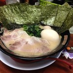 ラーメン神山 - H.27.11.20.夜 神山スペシャル醤油らーめん(中太麺) 880円