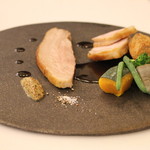 レストラン ラ トゥール - 相棒は、養老豚ロース肉とバラ肉　粒マスタード風味のソース