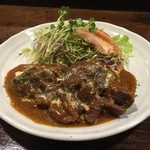 レードル - 宮崎牛を使ったビーフシチュー、ライスがついて1680円、仕入れによって産地と値段の変動ありとの事、ベースのデミソースがうまいのですよ。