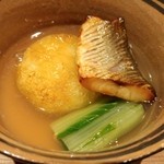 日本料理 晴山 - 炊き合せ　じゃがいも饅頭 かます しんとり菜
      