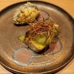 日本料理 晴山 - 強肴　鰆 葱味噌 揚げた九条葱 鶏味噌を詰めた椎茸の天ぷら