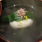 日本料理 晴山 - 椀物　しめじと銀杏の真薯