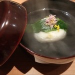 日本料理 晴山 - 椀物　しめじと銀杏の真薯