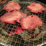 やき肉高西 - 特上4種盛りのタン