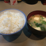 お食事処　とんとん　奈良香芝店 - 定食のライス＆味噌汁