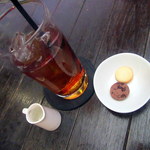 CAFE CUBE - アイスティ、ミニ菓子つき