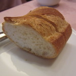 レストラン ペリニィヨン - 特注品のキムラヤのフランスパン　温かくて良い食感◎