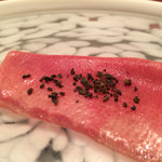 にくの匠 三芳 - 2015/11_タン昆布締めさらに塩昆布のせ