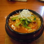 とんがらし - ニラ入り豚キムチ鍋