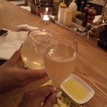 シャンパンとサングリアで乾杯