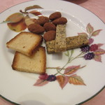 レストラン ペリニィヨン - ミニャルディーズ（小菓子）