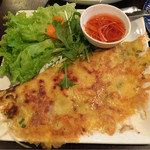 ベトナム料理 トゥアン - メイン料理「バインセオ（ベトナム風お好み焼）」