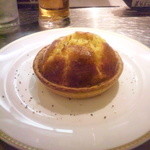 フレンチ酒場　四日市バール - (本日)チーズまみれのキッシュ　600円(税別)　2015年11月