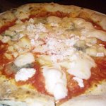 ダルマーレ - ７種類のチーズのピザ