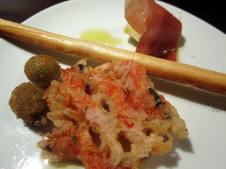 Bambu - Stuzzichino～金時海老、オリーブのフライ、プロシュートと水茄子、グリッシーニ