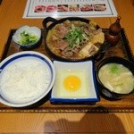 Tatsumiya - すき焼き定食
