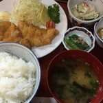 ファミリー割烹 おさむ - ♪ヘルシーチキンカツ定食¥550